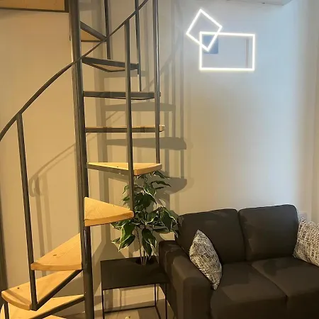 דירה Lux Loft- Downtown Gem