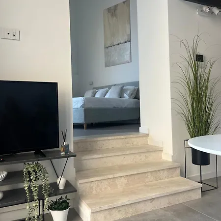 Lux Loft- Downtown Gem קליארי